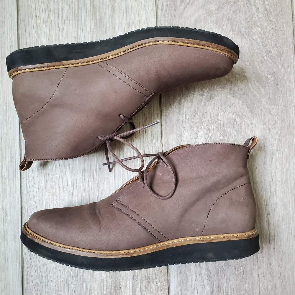 Clarks Women's Suede Boot - Taupe - Size 7